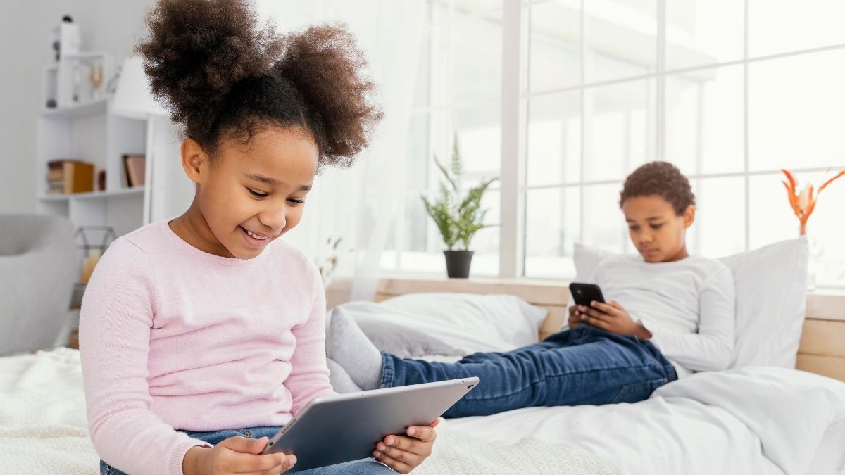 Digital awareness workshops for parents and children